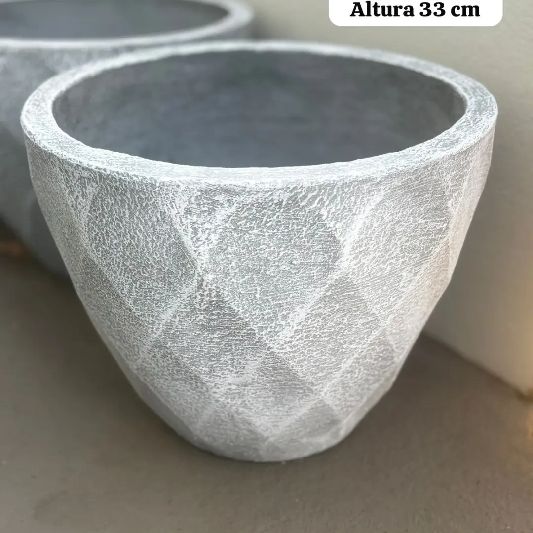 Vaso cimentício texturizado do Alice Garden